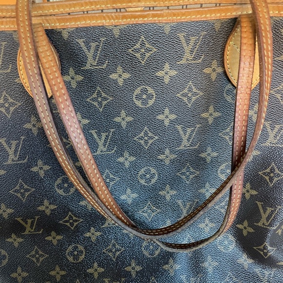🌿authentic Louis Vuitton neverfull mm tote and pouch. Includes box - Picture 15 of 15